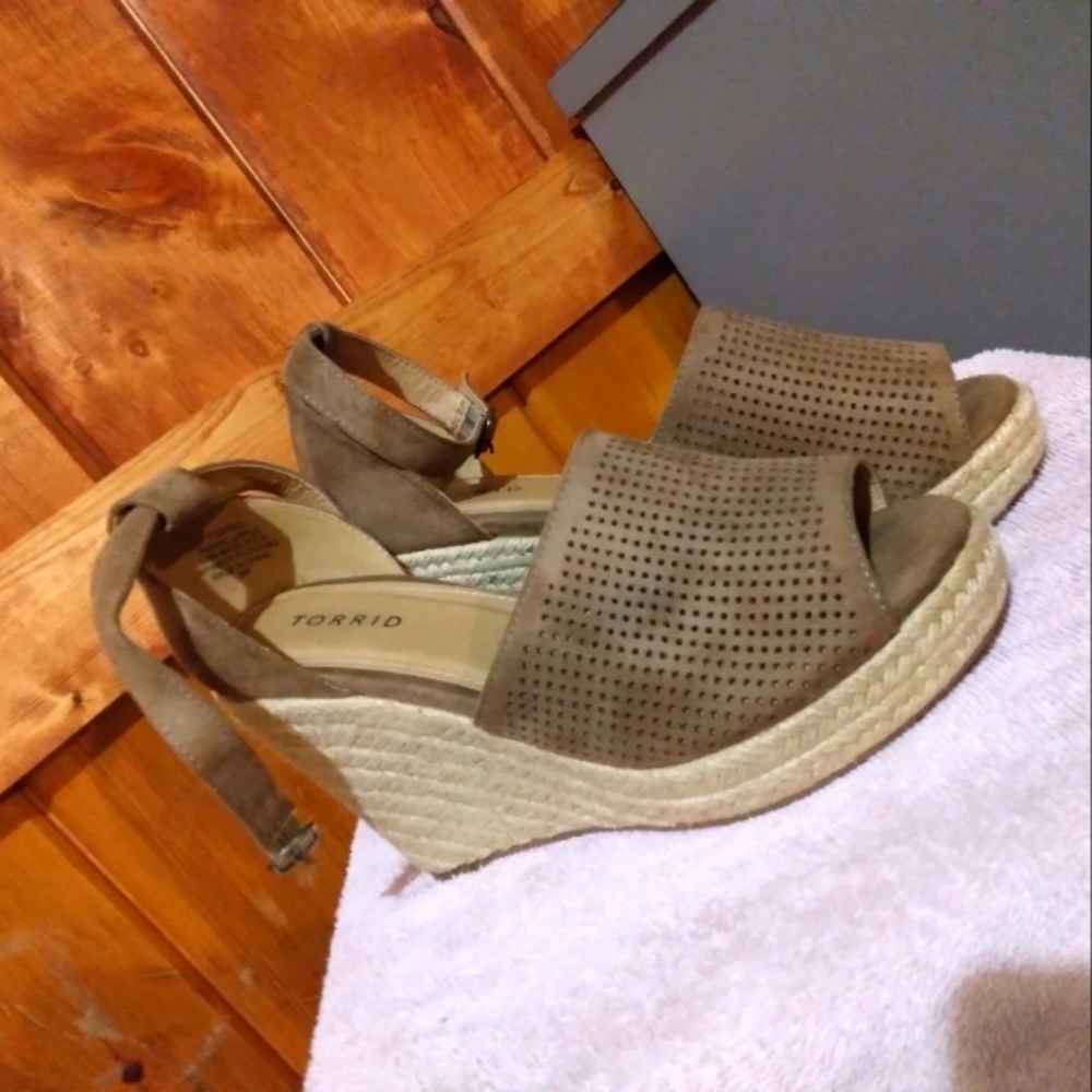 Torrid size 8 Wedges